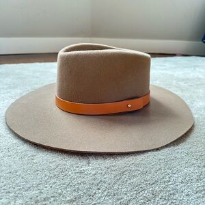 GIGI PIP Black Interior Hat